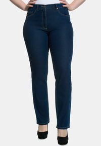 Прямые джинсы