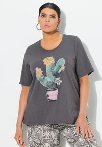 Футболка Футболка