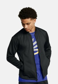 Спортивная куртка