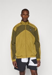 Спортивная куртка