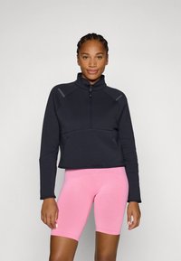 Спортивная толстовка