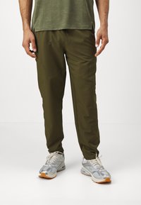 Спортивные штаны