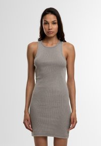 Платье футляр