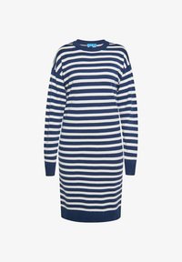 Вязаное платье