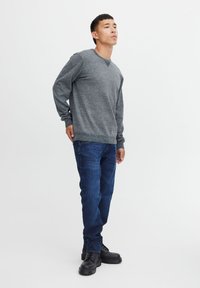 Пуловер Пуловер