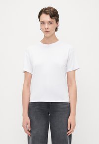 Футболка Футболка