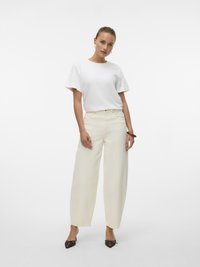 Короткие джинсы Короткие джинсы