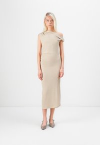 Платье макси