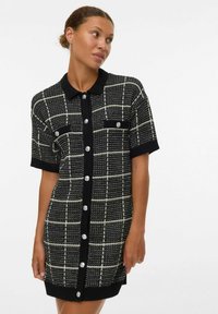 Вязаное платье