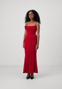 Длинное платье