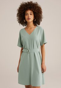 Короткое платье