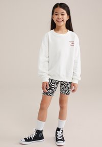 Шорты Шорты