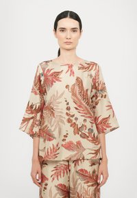 Шелковая блузка