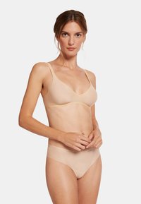 Бюстгальтер без косточек