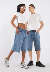 Широкие брюки