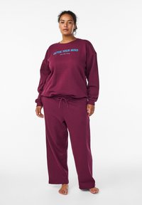 Спортивные штаны