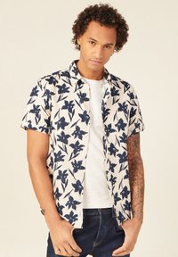 Рубашка с коротким рукавом Рубашка с коротким рукавом