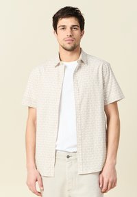 Рубашка с коротким рукавом Рубашка с коротким рукавом