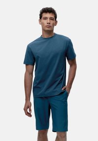 Спортивная майка