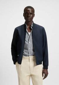 Куртка бомбер