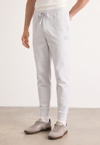 Спортивные штаны