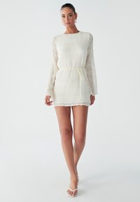 Короткое платье