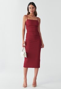 Коктейльное платье