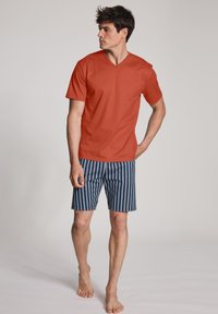 Пижама с шортами