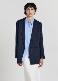 Короткое пальто