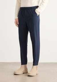 Спортивные штаны