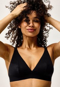 Бюстгальтер без косточек