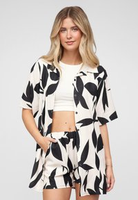 Шорты Шорты