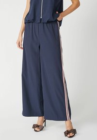 Широкие брюки