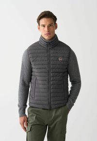 Жилет Жилет