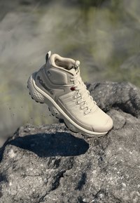 Походные ботинки