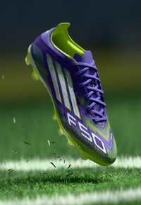 Футбольные бутсы