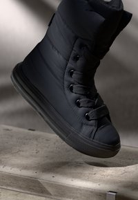 Зимние ботинки