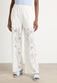 Широкие брюки