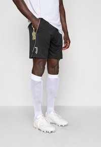 Шорты Шорты