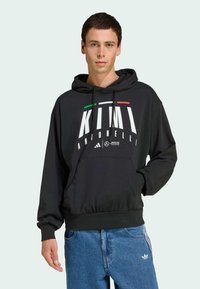 Спортивная кофта