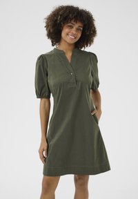 Короткое платье