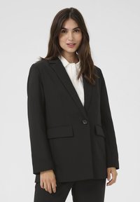 Длинный блейзер