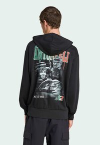 Спортивная кофта