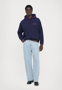 Спортивная толстовка