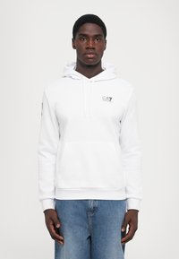 Спортивная кофта