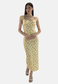 Вязаное платье Вязаное платье