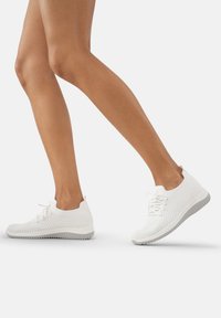 Кеды без шнуровки