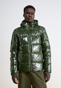 Зимняя куртка Зимняя куртка