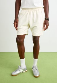 Шорты Шорты