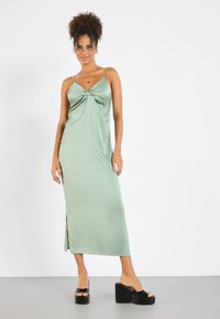 Коктейльное платье